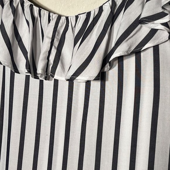 Old Navy Womens XL Off-Shoulder Striped Ruffle Top Gray/White Blouse Lightweight - Picture 6 of 13